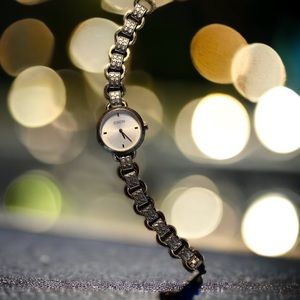 Elegant COACH watch new battery good used condition small